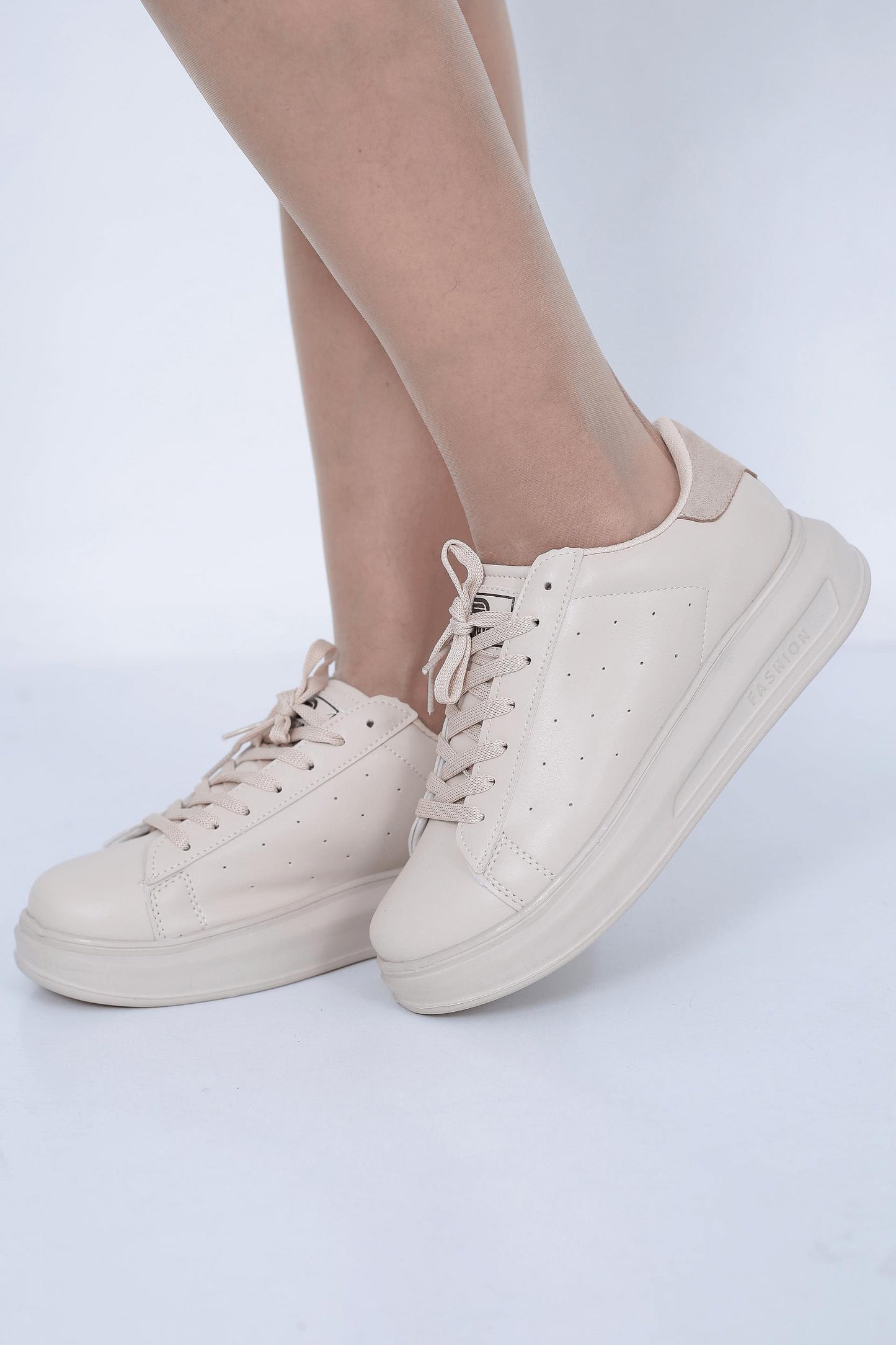 Lady Classy Bej Rahat Kalıp Bağcıklı Sneaker BOOT0008